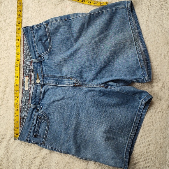 Levi's 550 Relax Shorts Women's Size 18 Denim Blue Jean - Picture 2 of 13